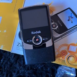 Kodak Zi6 Pocket Video Black Camera Slightly used